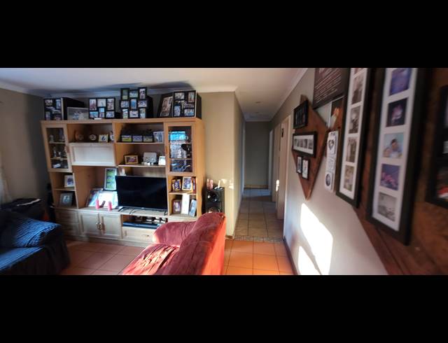 3 BEDROOM FREEHOLD TO LET IN DIE HEUWEL